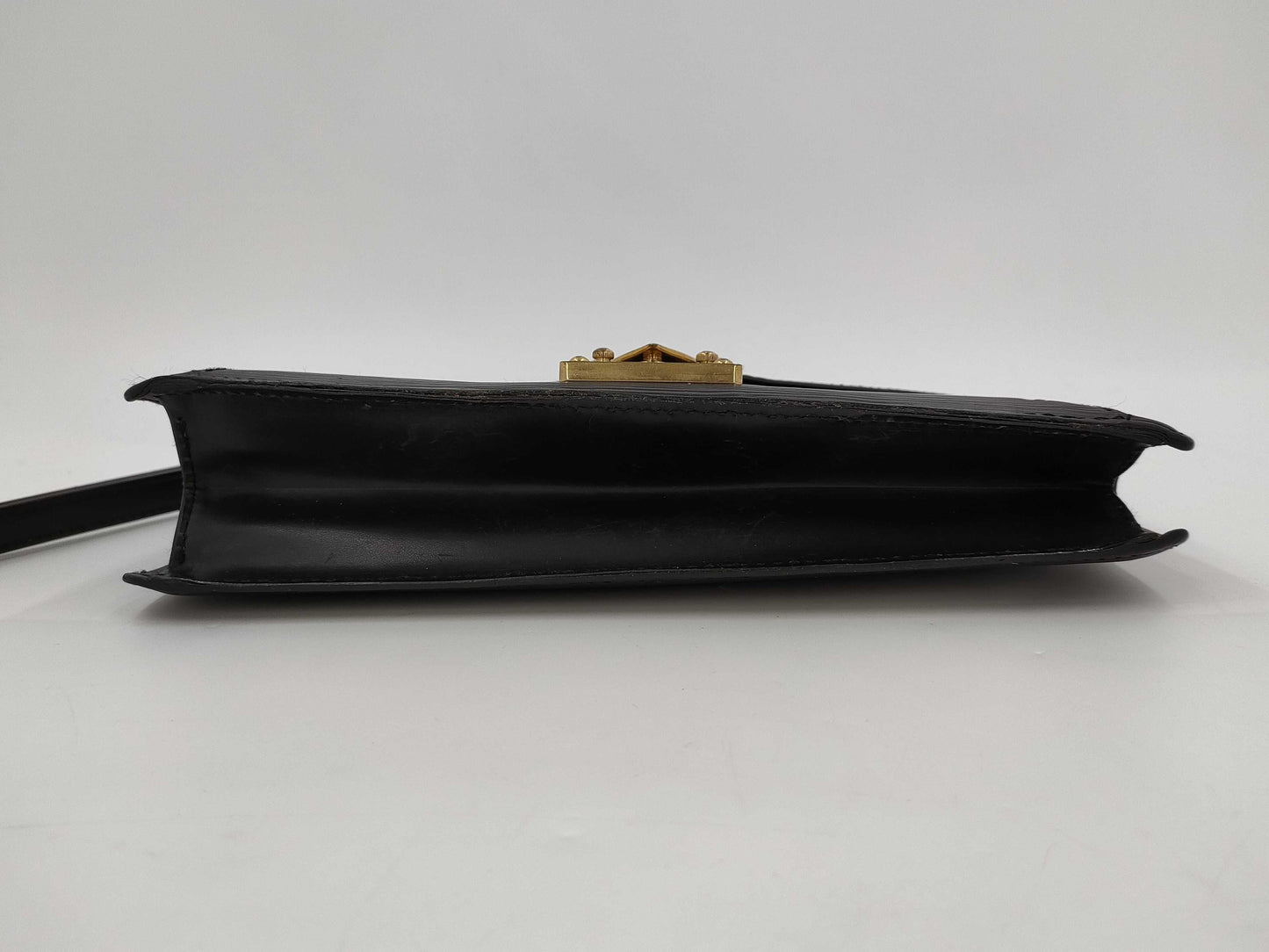 LOUIS VUITTON Epi Leather Pochette Serie Dragonne M52612 VI0999 Second Bag