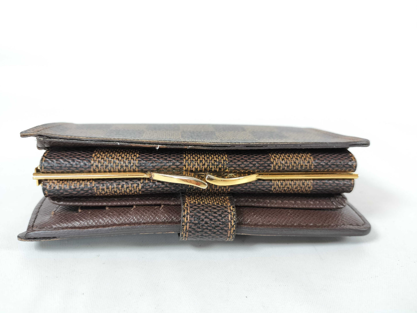 LOUIS VUITTON Damier Folding Wallet with Clasp Closure MI0069