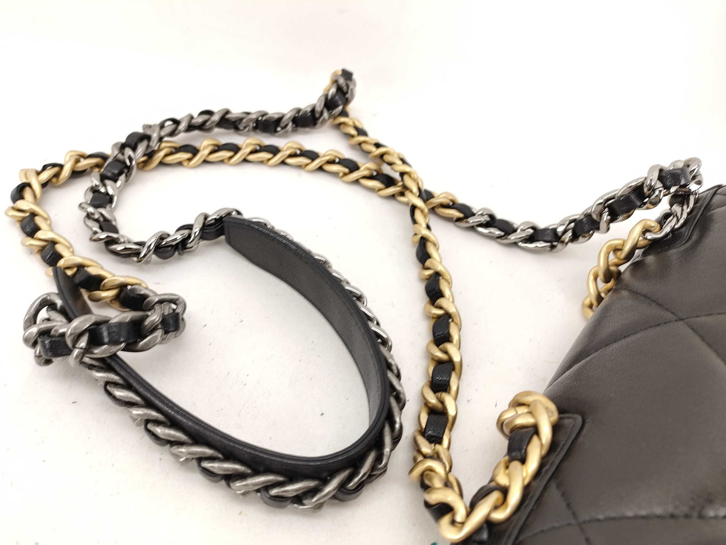 CHANEL CHANEL 19 Chain Wallet 29082946 Dust Bag, Guarantee Shoulder Bag