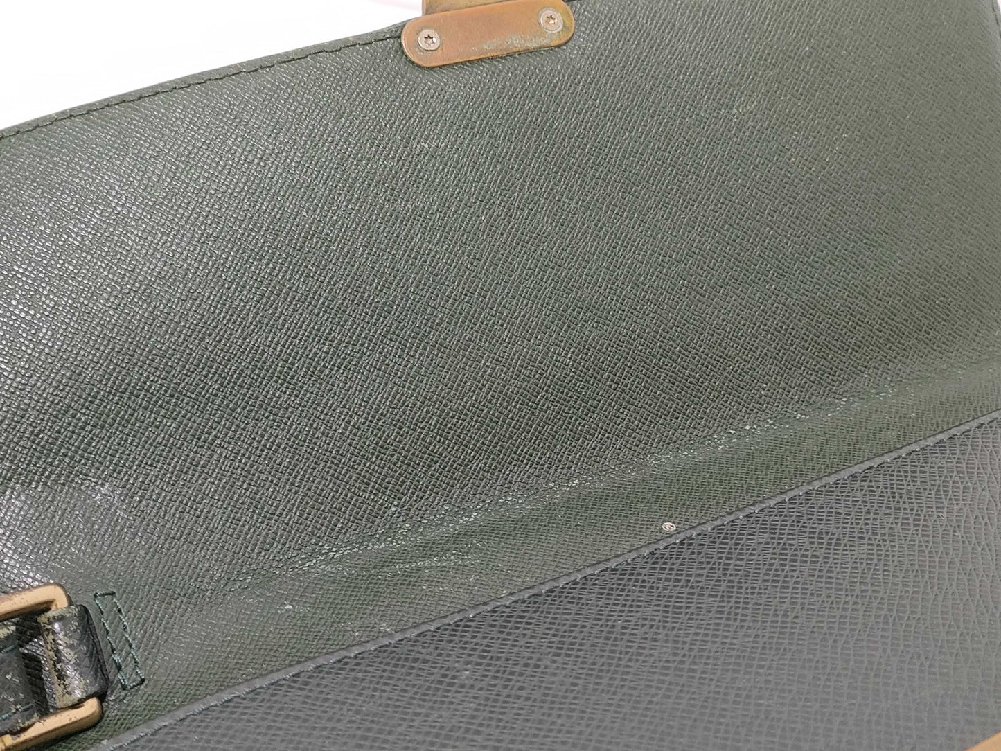 (10320_0212) LOUIS VUITTON Taiga Louis Vuitton Second Bag Taiga Clado M30194 Second Bag