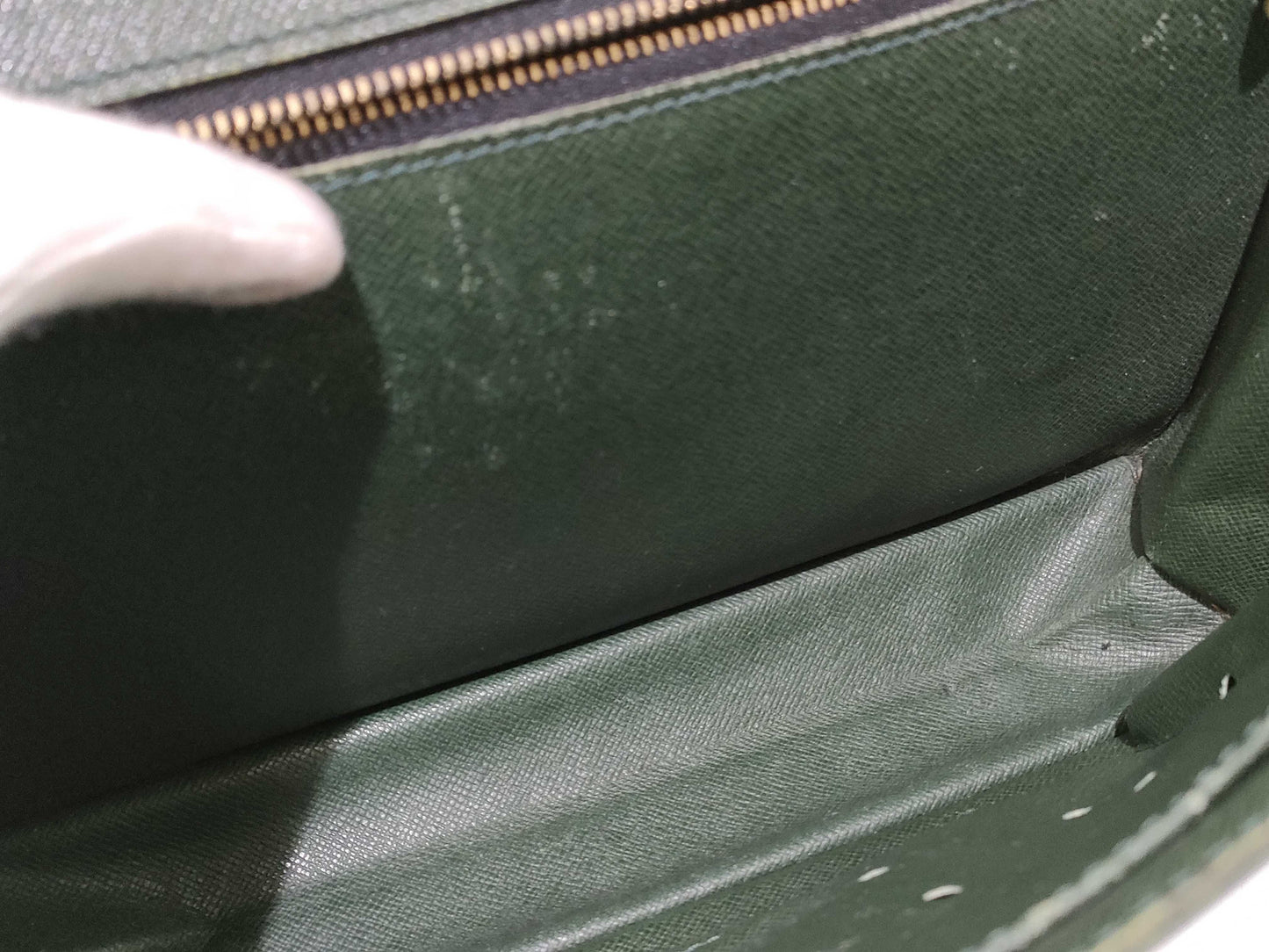 (10320_0212) LOUIS VUITTON Taiga Louis Vuitton Second Bag Taiga Clado M30194 Second Bag