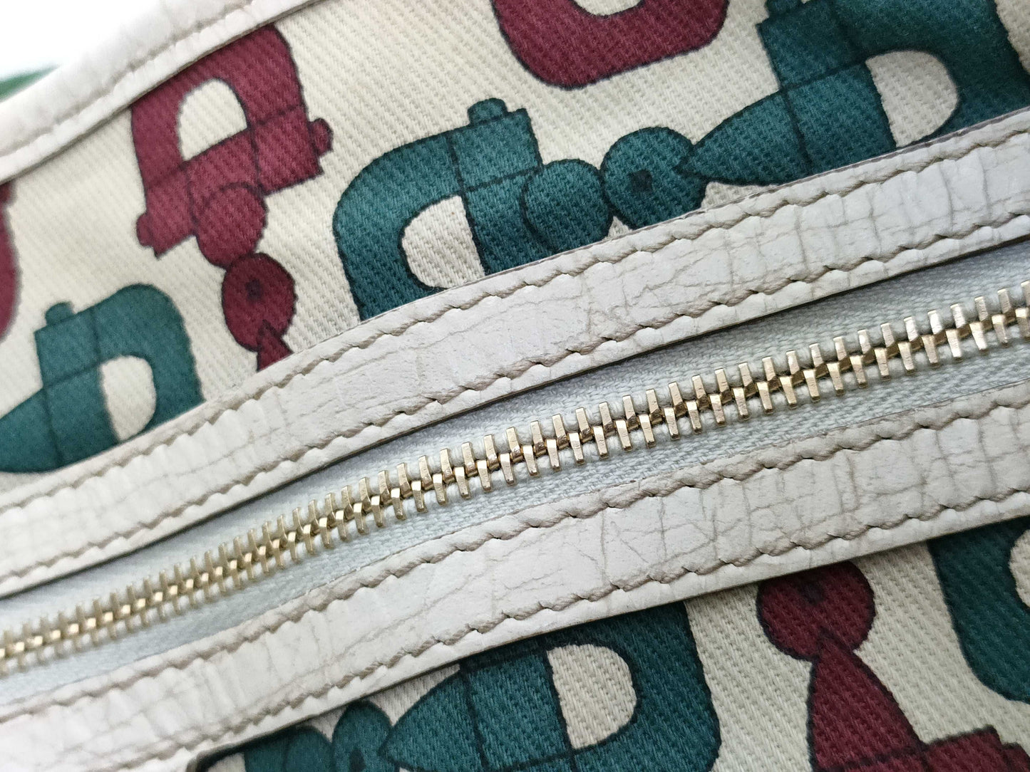 GUCCI GG Canvas Tote Bag