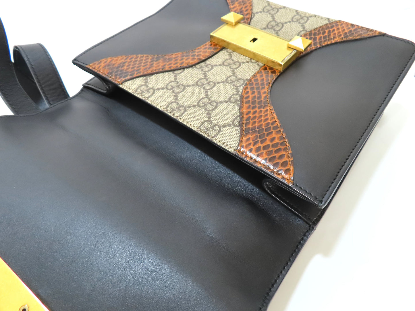 GUCCI Leather Shoulder Bag