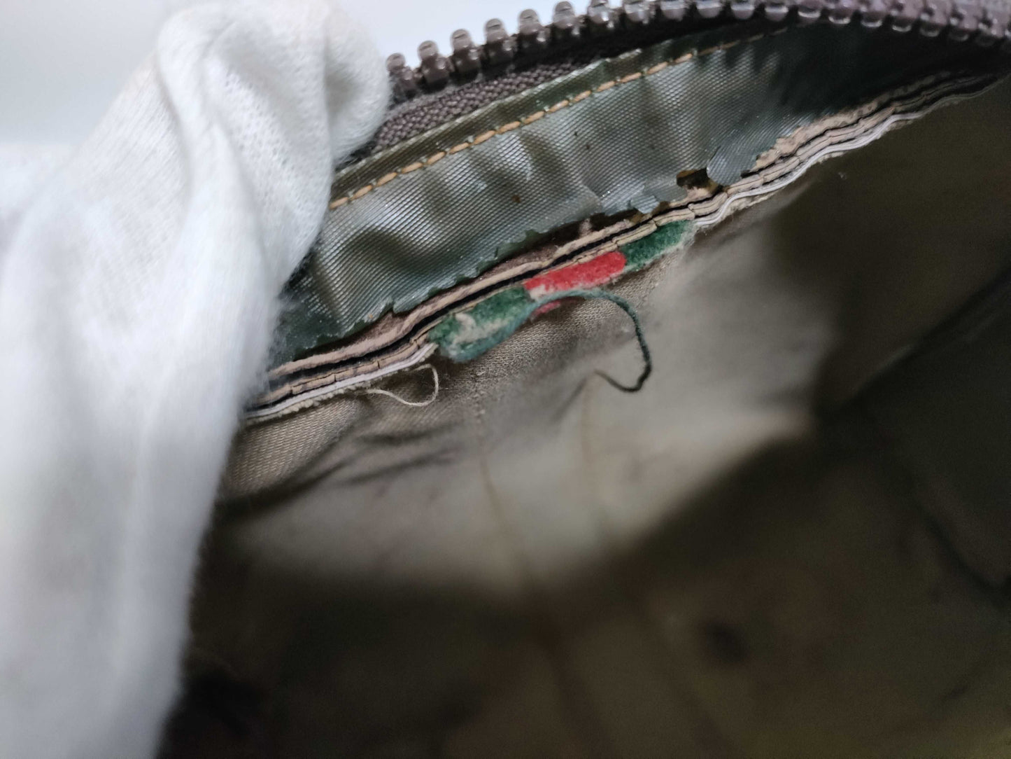 GUCCI GG Supreme Gucci Pouch Pouch
