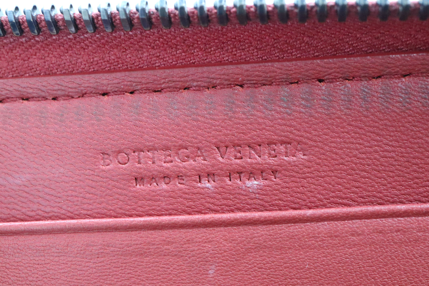 BOTTEGA VENETA Intrecciato Round Zip Wallet