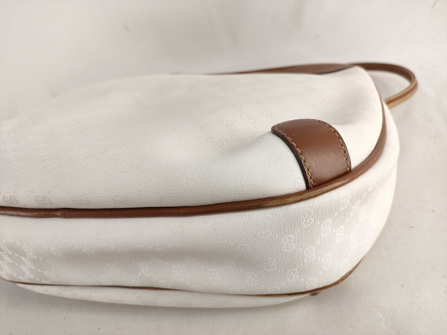 GUCCI 001/104 Shoulder Bag Micro GG PVC and Leather White and Brown Shoulder Bag