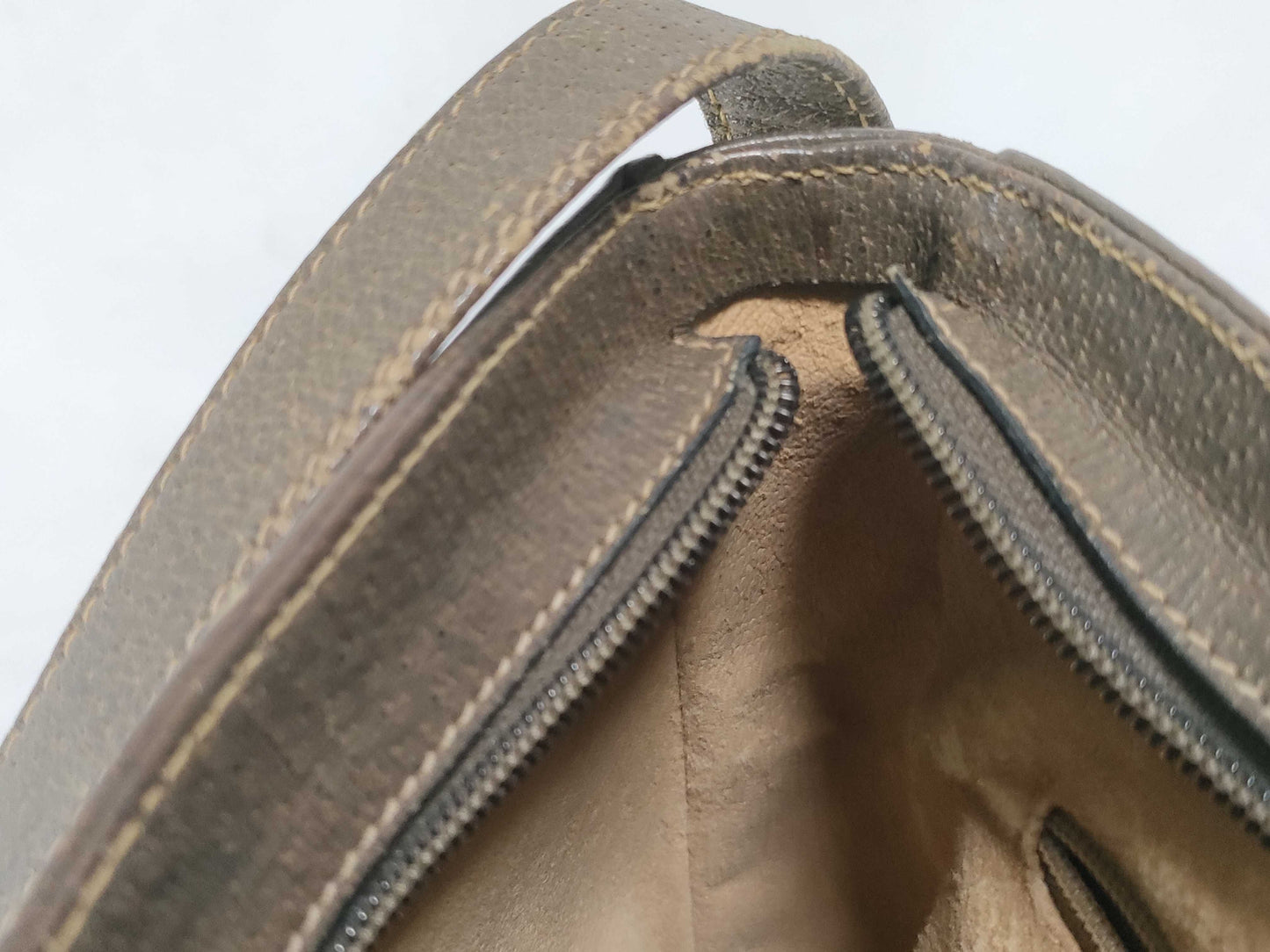 GUCCI Old Gucci GG Supreme Shoulder Bag