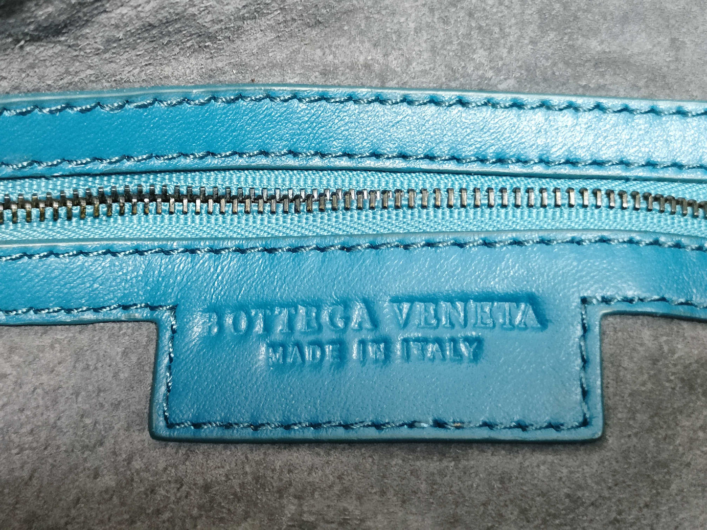BOTTEGA VENETA Intrecciato Hobo Shoulder Bag