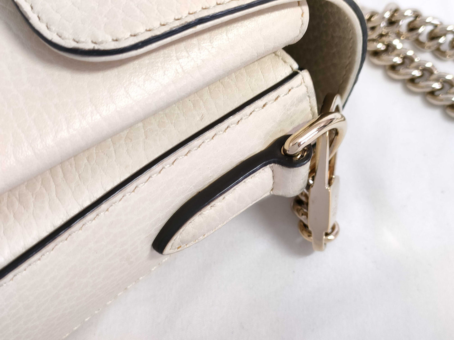 GUCCI GUCCI Gucci Interlocking G Chain Shoulder Bag Ivory with Gold Hardware Calfskin Shoulder Bag