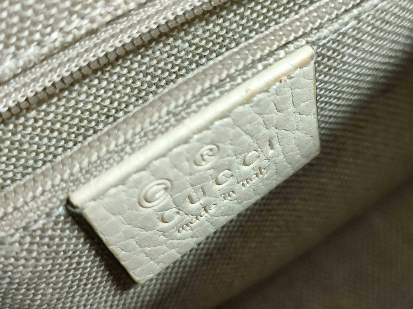 GUCCI GUCCI Gucci Interlocking G Chain Shoulder Bag Ivory with Gold Hardware Calfskin Shoulder Bag