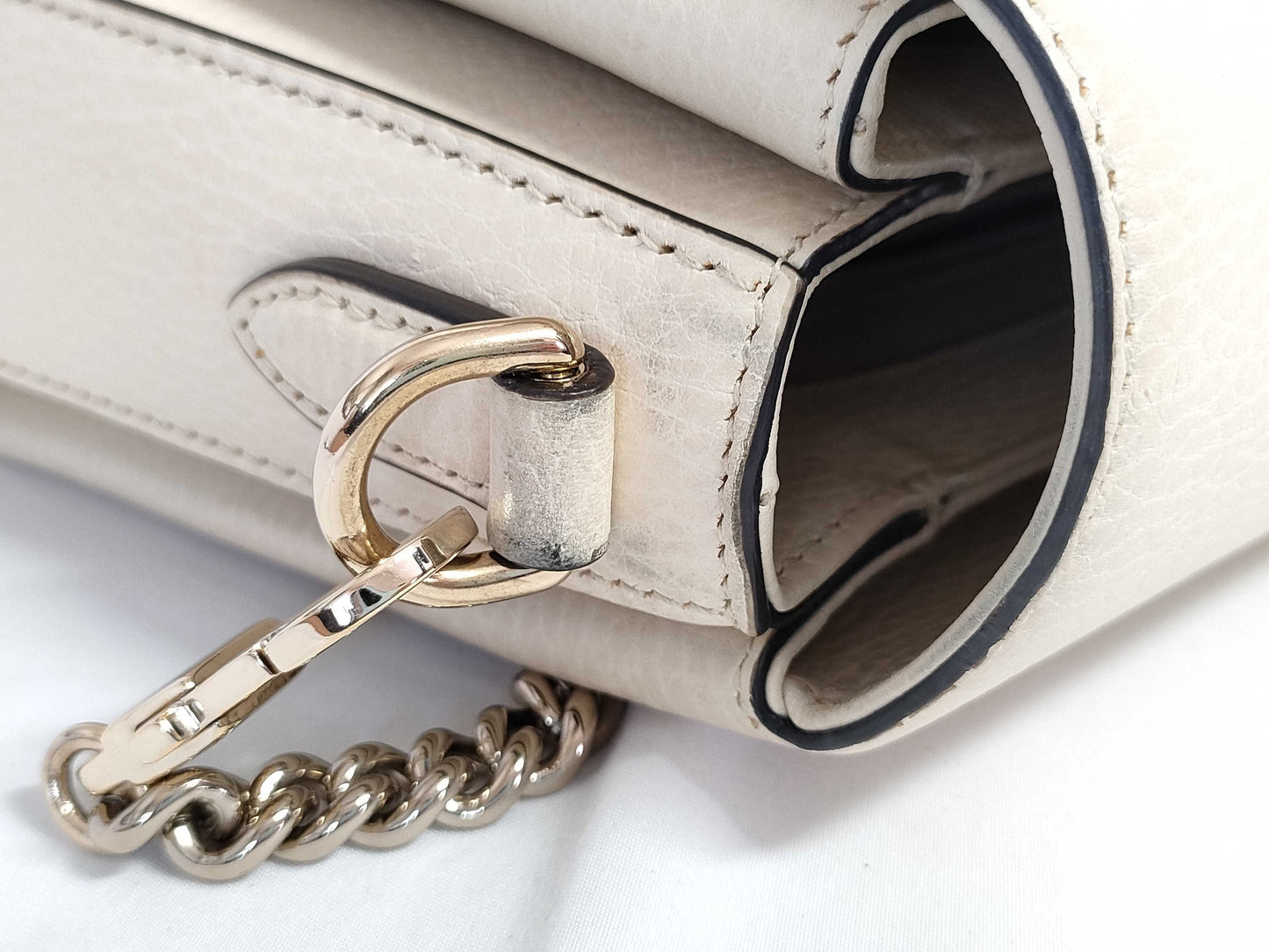 GUCCI GUCCI Gucci Interlocking G Chain Shoulder Bag Ivory with Gold Hardware Calfskin Shoulder Bag