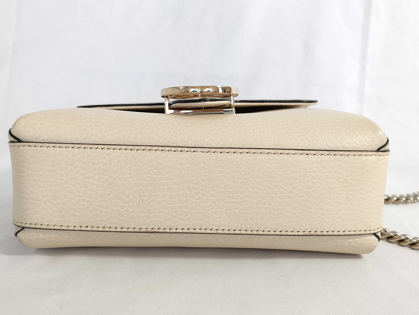 GUCCI GUCCI Gucci Interlocking G Chain Shoulder Bag Ivory with Gold Hardware Calfskin Shoulder Bag