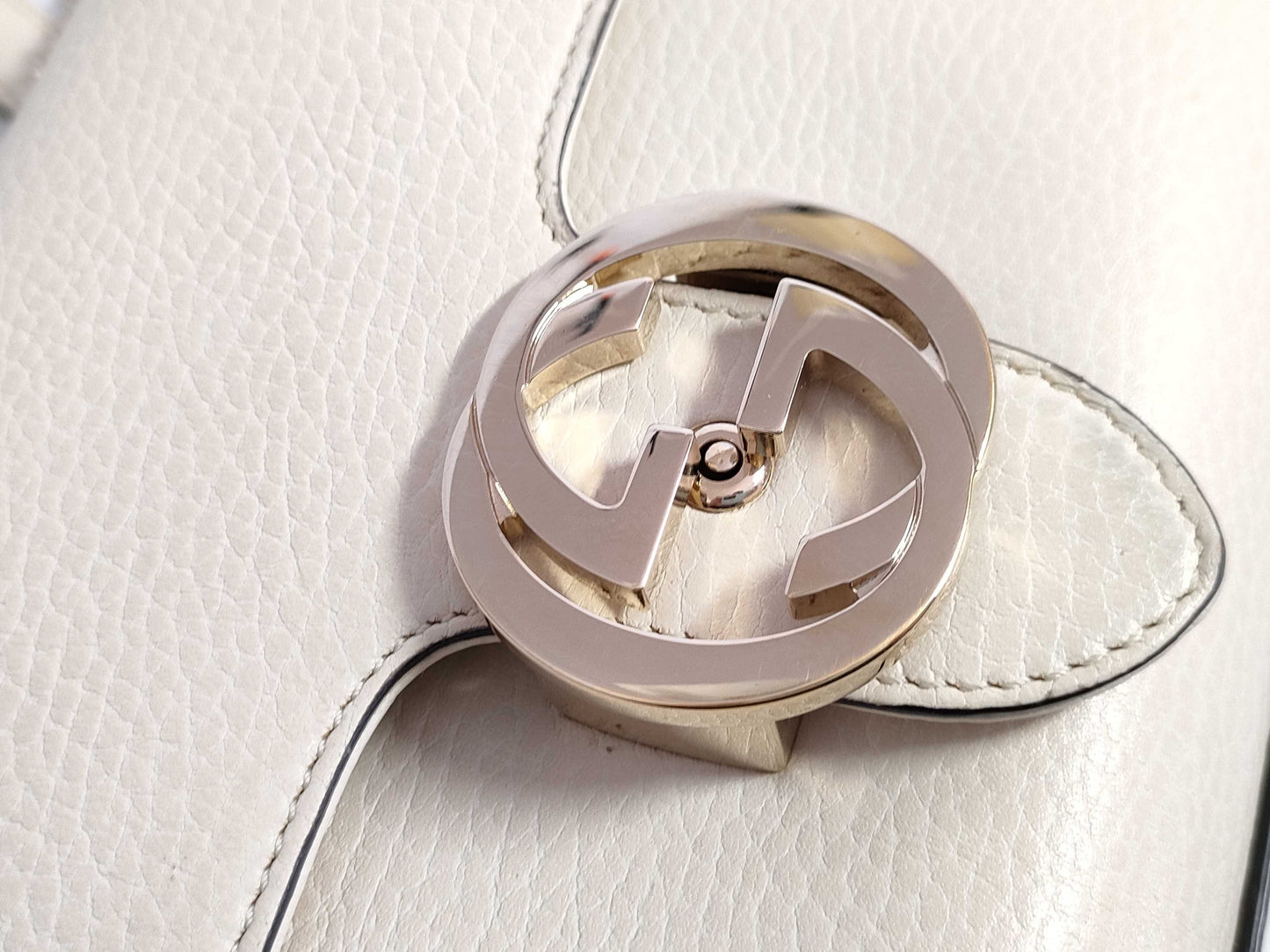 GUCCI GUCCI Gucci Interlocking G Chain Shoulder Bag Ivory with Gold Hardware Calfskin Shoulder Bag