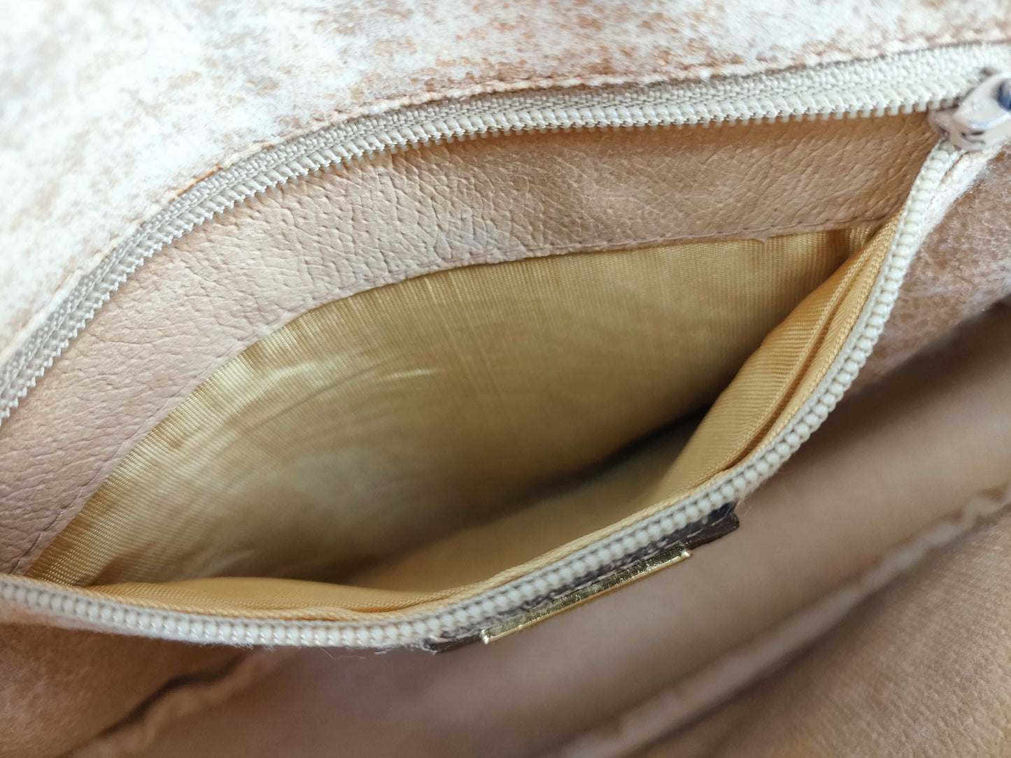 GUCCI GG Supreme GUCCI Shoulder Bag GG Supreme Shoulder Bag