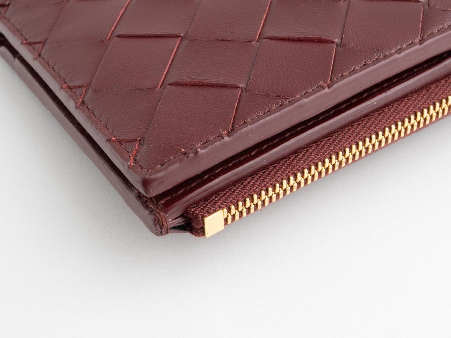 BOTTEGA VENETA Intrecciato Bottega Veneta 749940 Medium Intrecciato Bi-fold Zipper Wallet in Barolo Leather