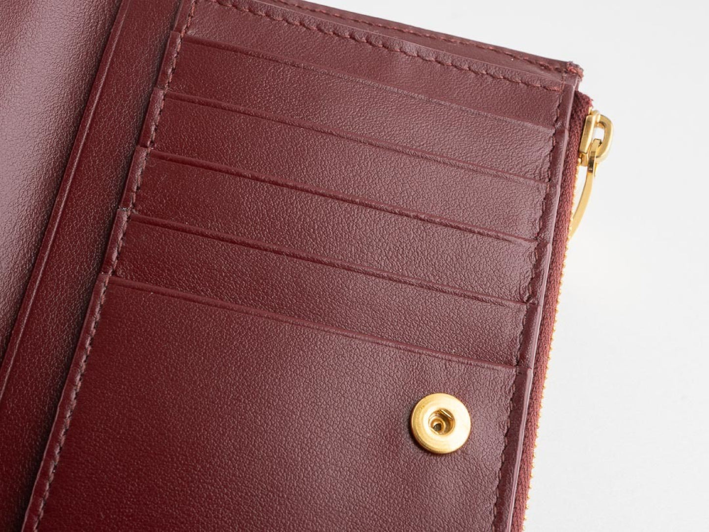 BOTTEGA VENETA Intrecciato Bottega Veneta 749940 Medium Intrecciato Bi-fold Zipper Wallet in Barolo Leather