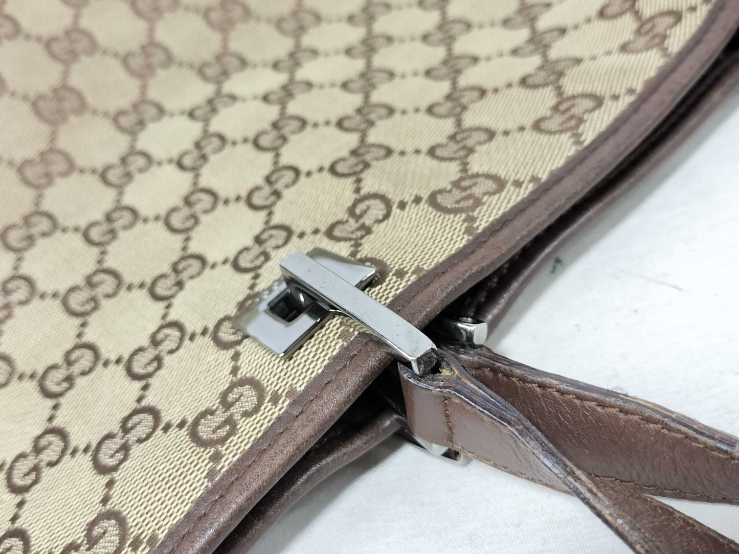 GUCCI GG Canvas Tote Bag Gucci GG Canvas Tote Bag