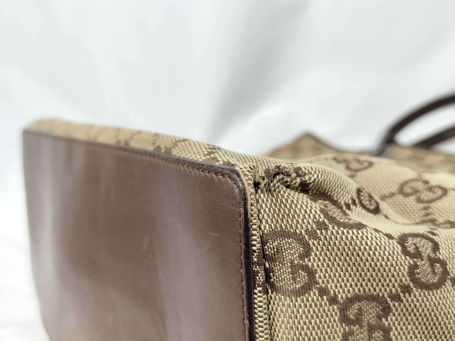 GUCCI GG Canvas Tote Bag Gucci GG Canvas Tote Bag