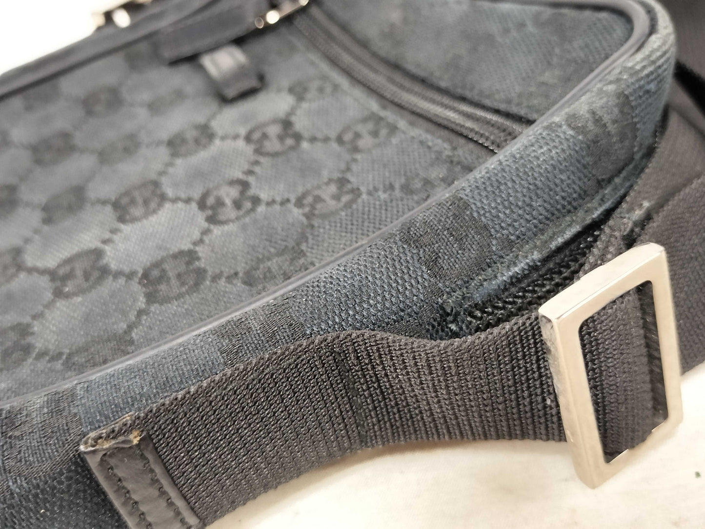 GUCCI GG Canvas Shoulder Bag in Black
