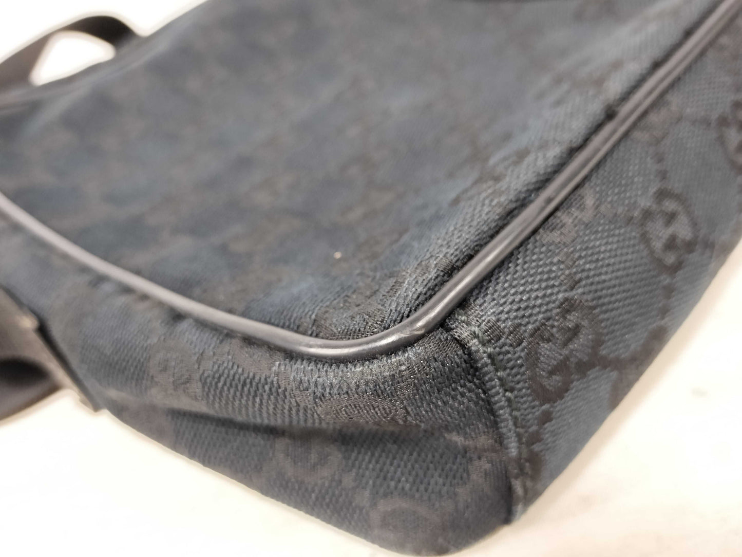 GUCCI GG Canvas Shoulder Bag in Black