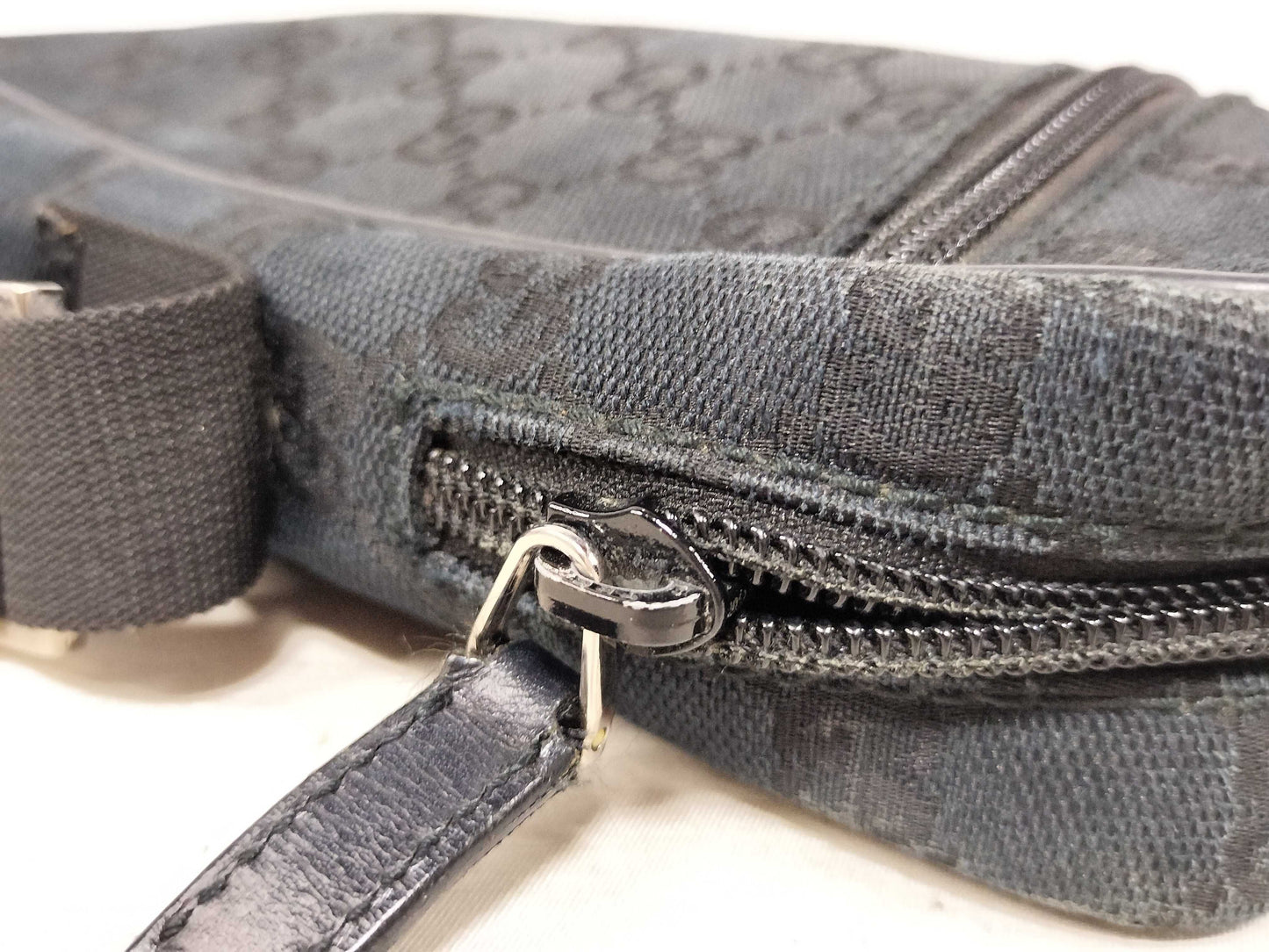 GUCCI GG Canvas Shoulder Bag in Black