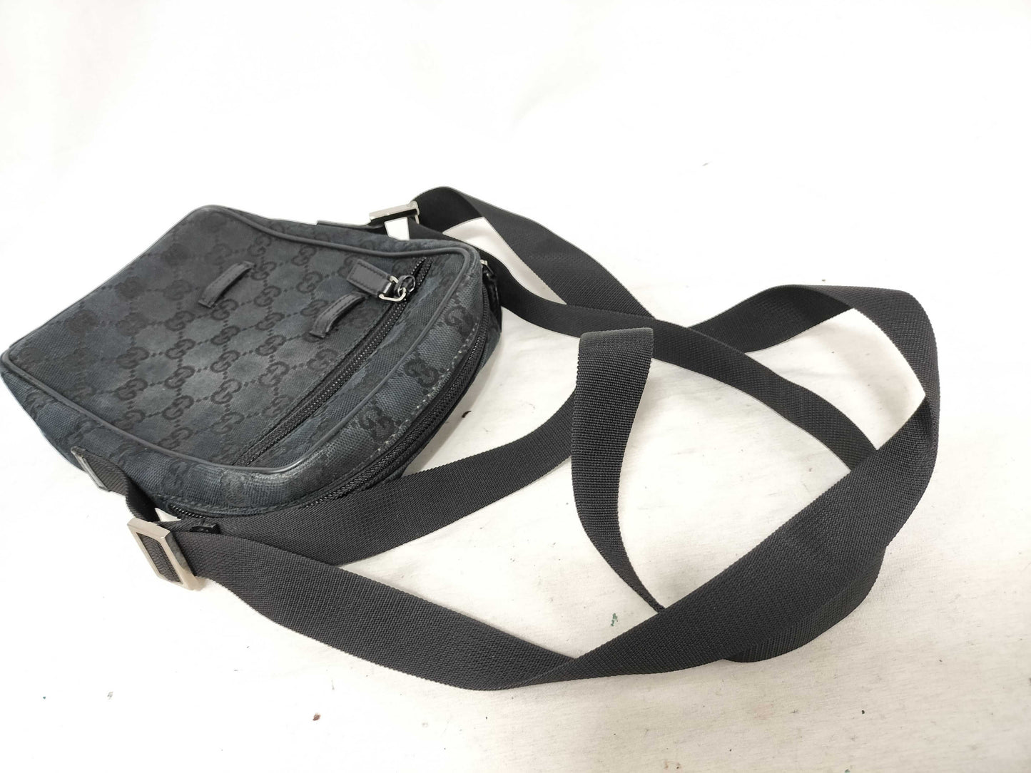 GUCCI GG Canvas Shoulder Bag in Black