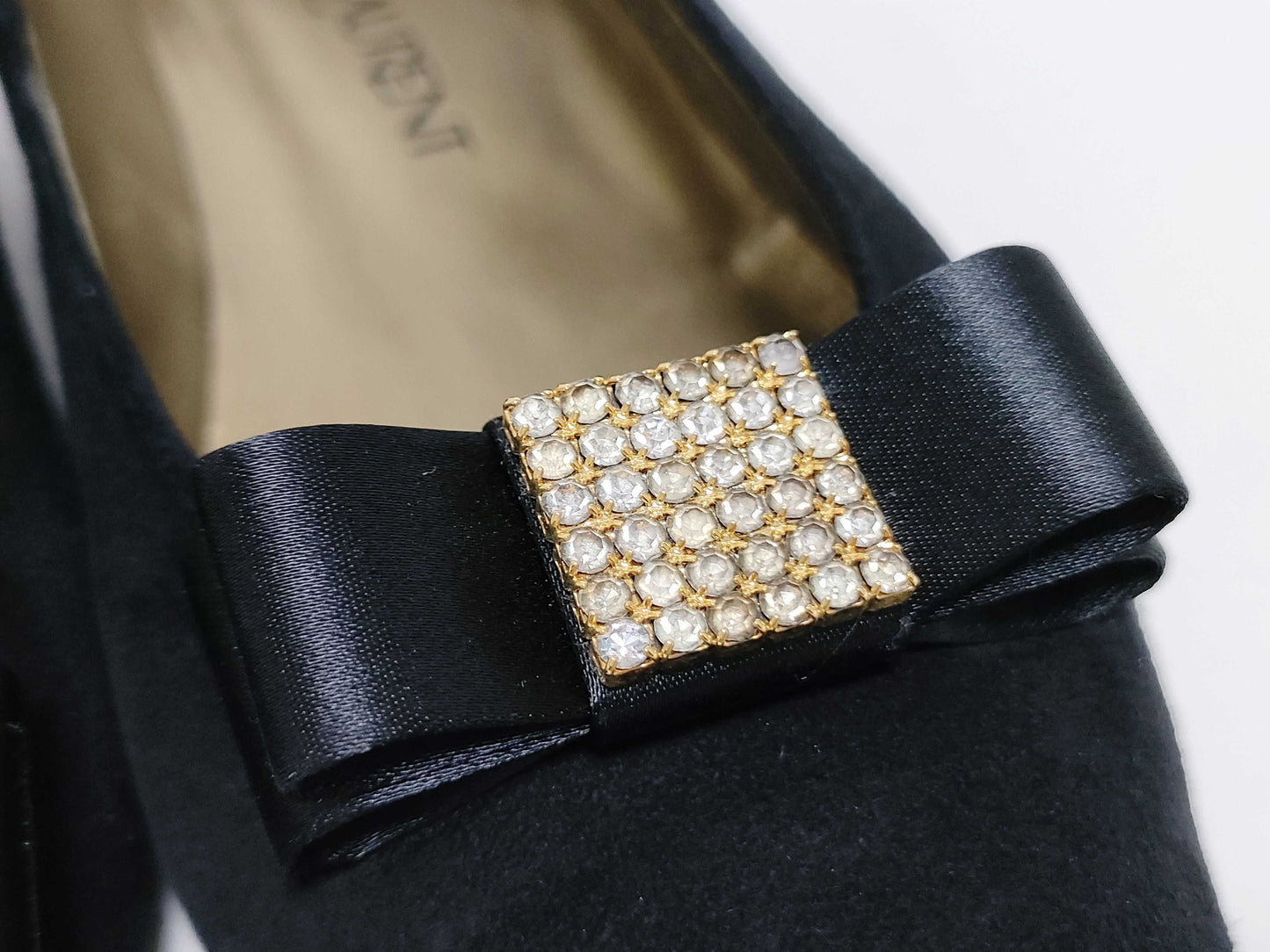 Yves Saint Laurent Yves Saint-Laurent low-heel pumps