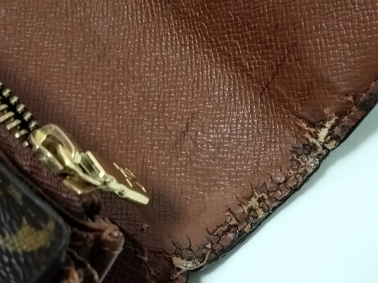 LOUIS VUITTON Monogram Louis Vuitton Monogram Wallet