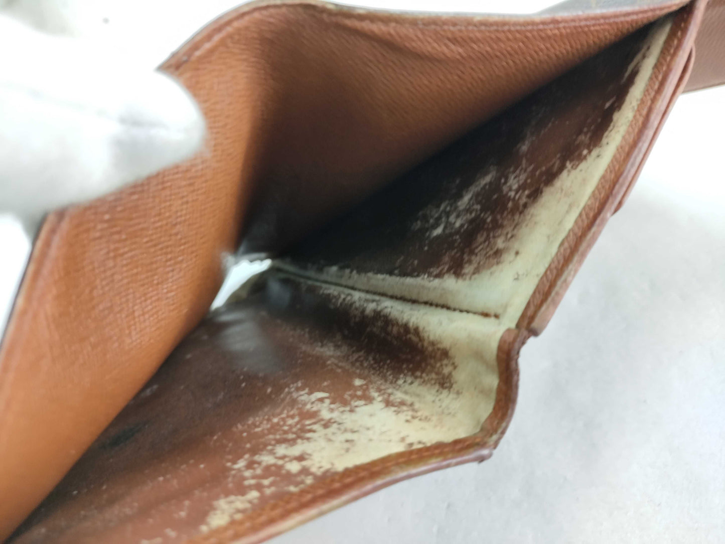 LOUIS VUITTON Monogram Louis Vuitton Monogram Wallet