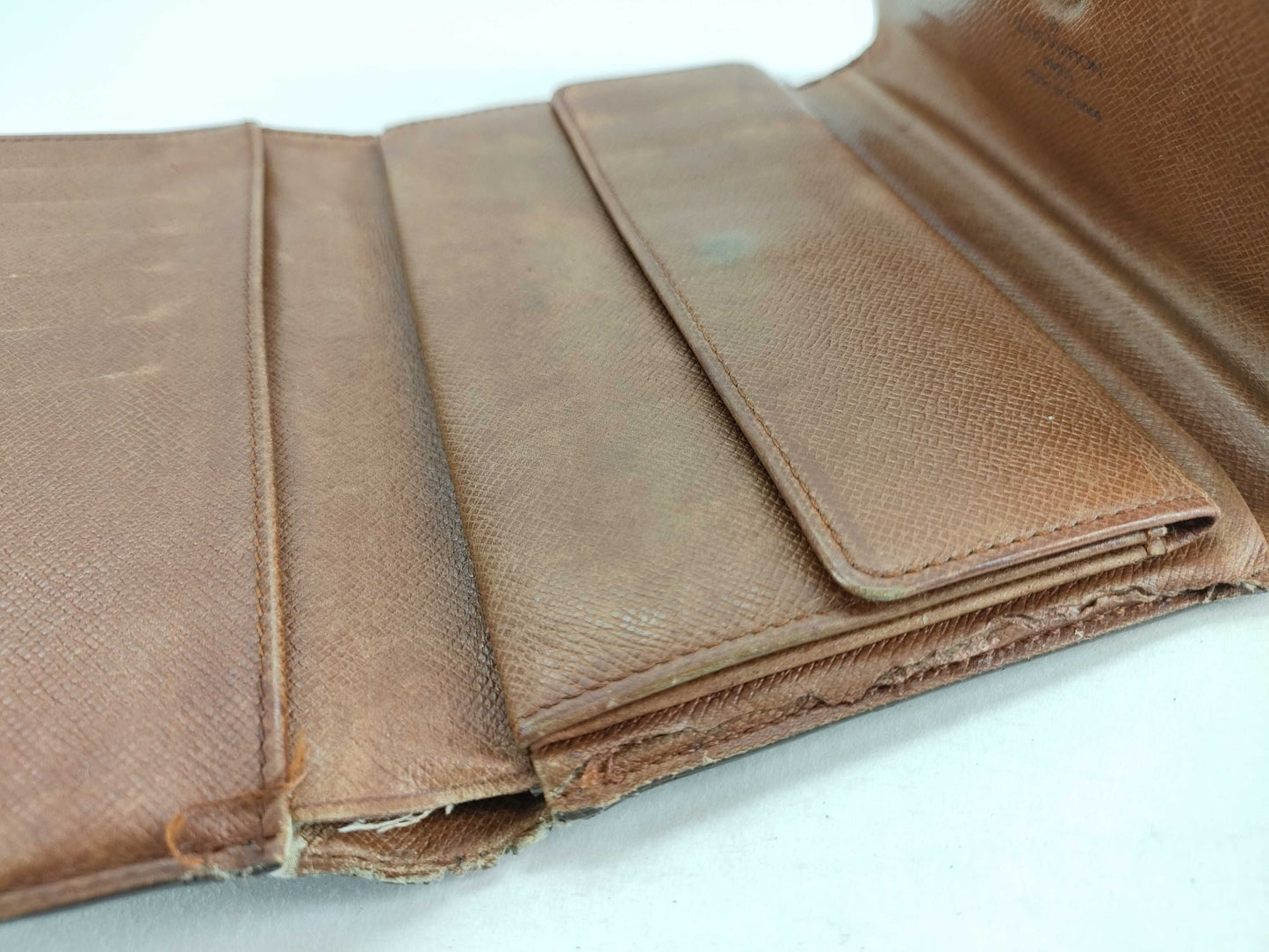 LOUIS VUITTON Monogram Louis Vuitton Monogram Wallet