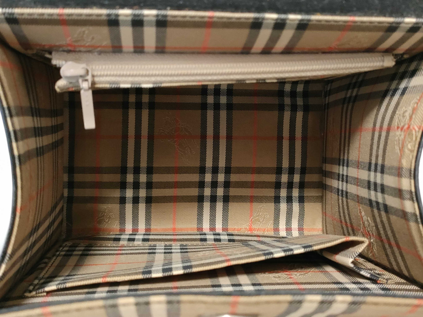 BURBERRY Black Handbag
