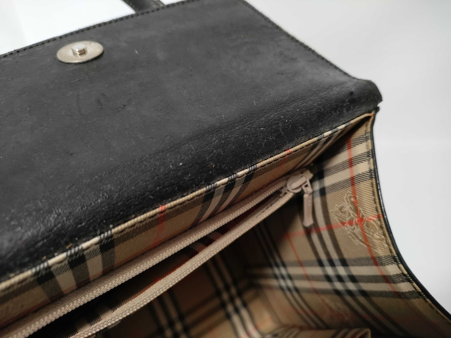 BURBERRY Black Handbag