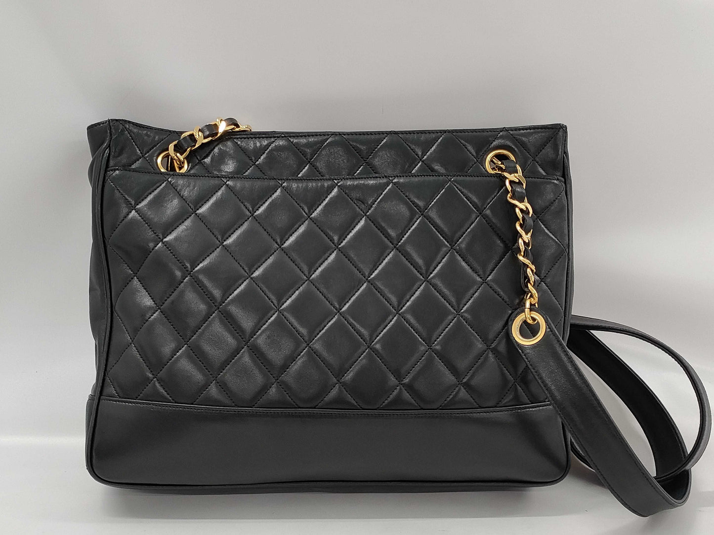 CHANEL Matelasse Chain Shoulder Bag