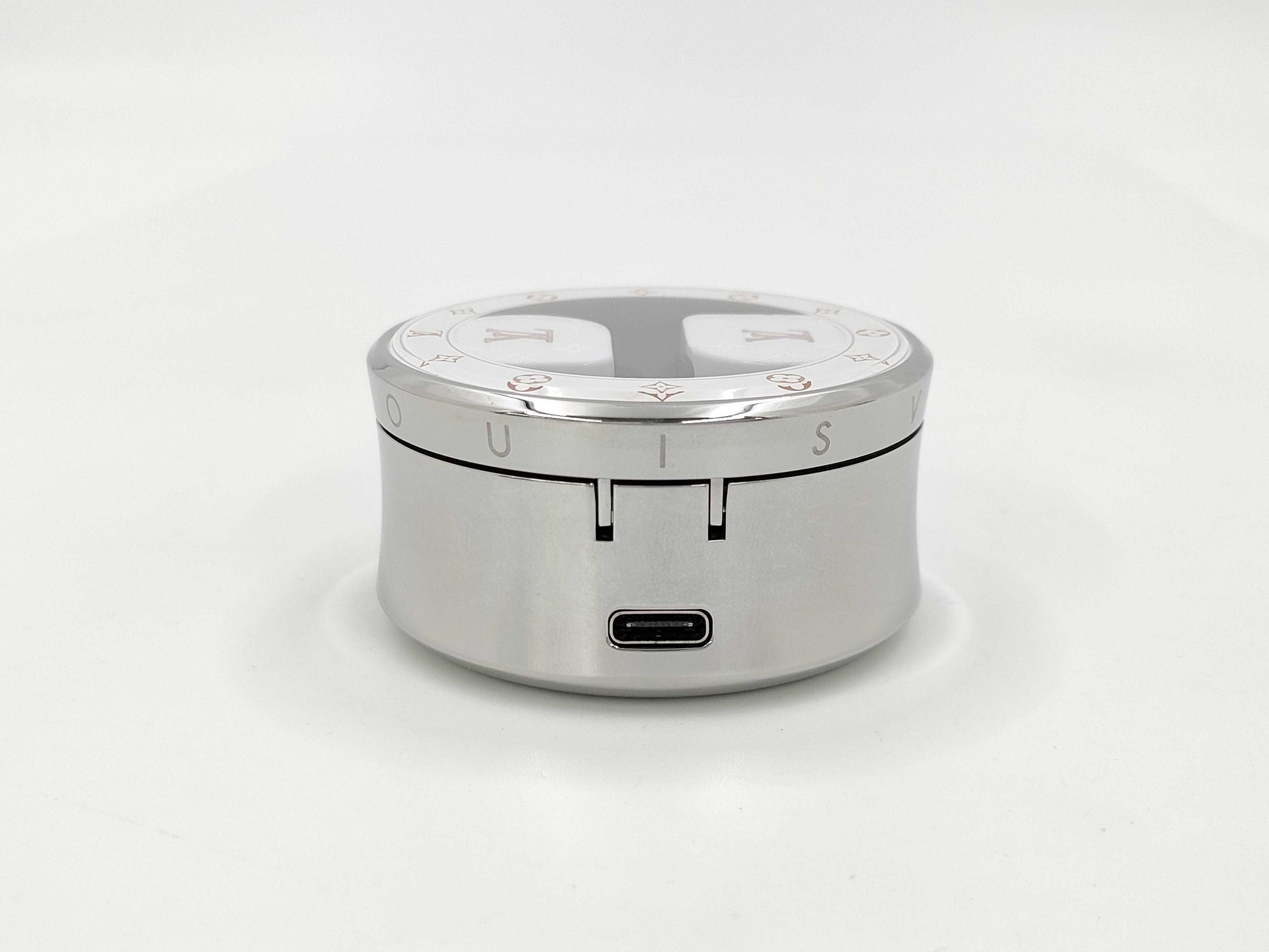 LOUIS VUITTON Horizon Earphones and other accessories