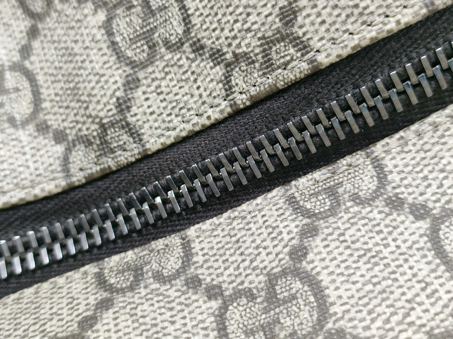 GUCCI GG Supreme Gucci Tote Bag GG Supreme Tote Bag