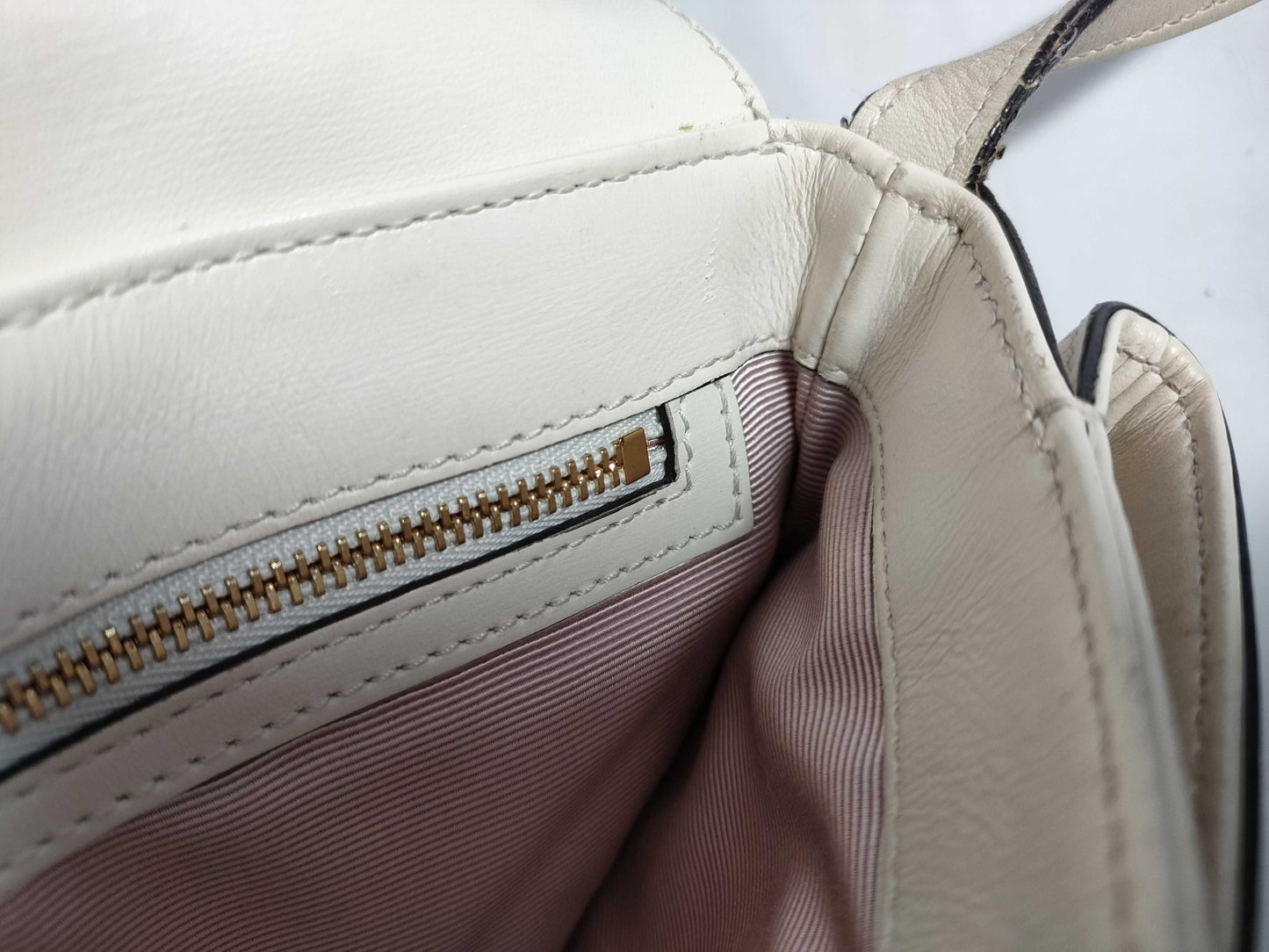 GUCCI Ally Leather Shoulder Bag White 550129 Shoulder Bag