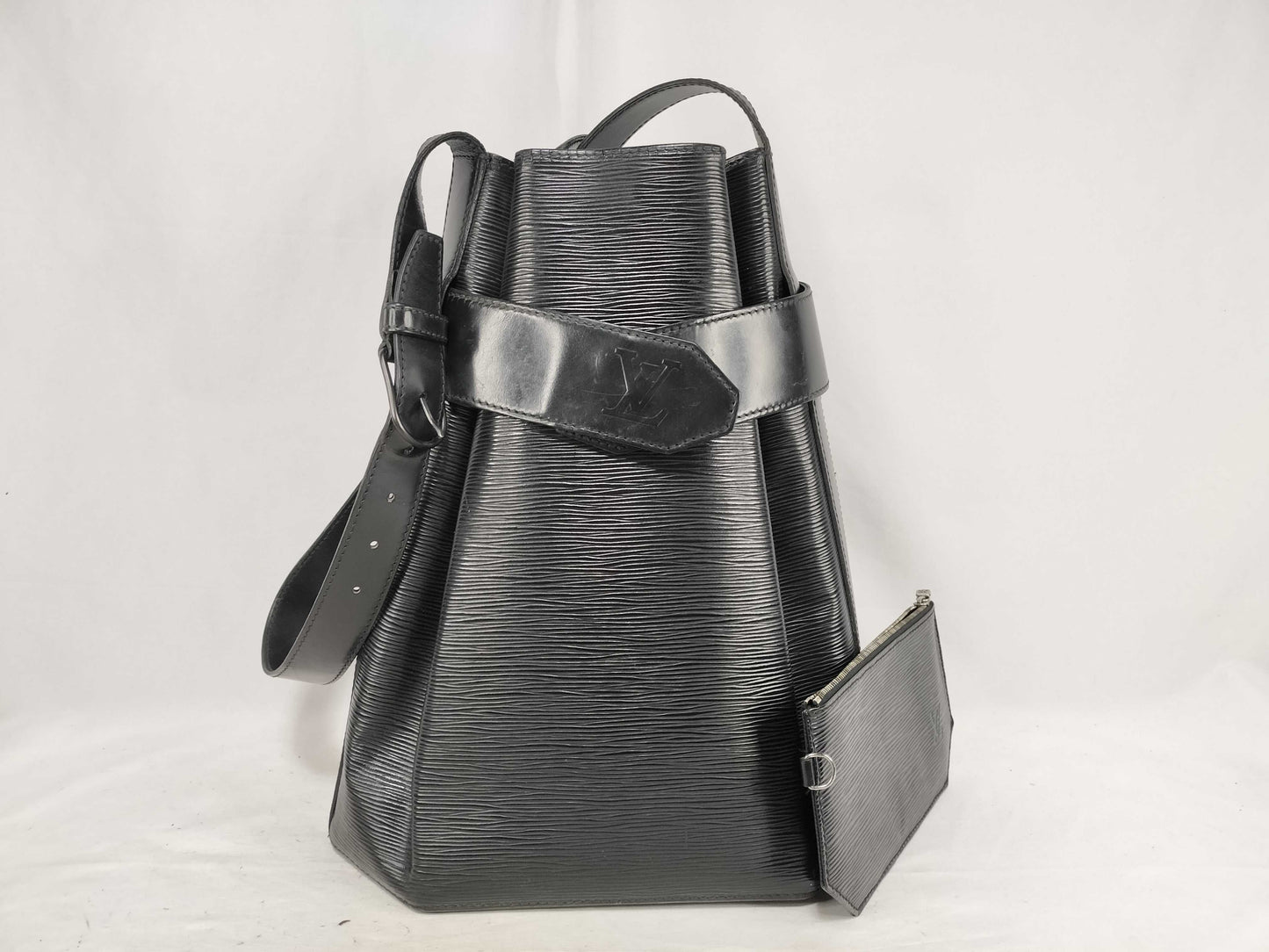 LOUIS VUITTON Epi Sac de Paul M80155 VI0956 Black Shoulder Bag