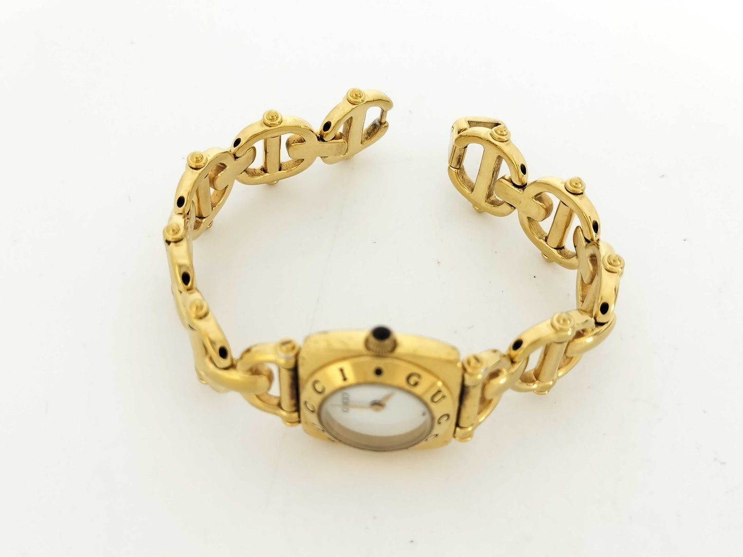 GUCCI 6400L 0008224 GP/QZ White Dial Women's Watch, Not Working/No Operational Guarantee