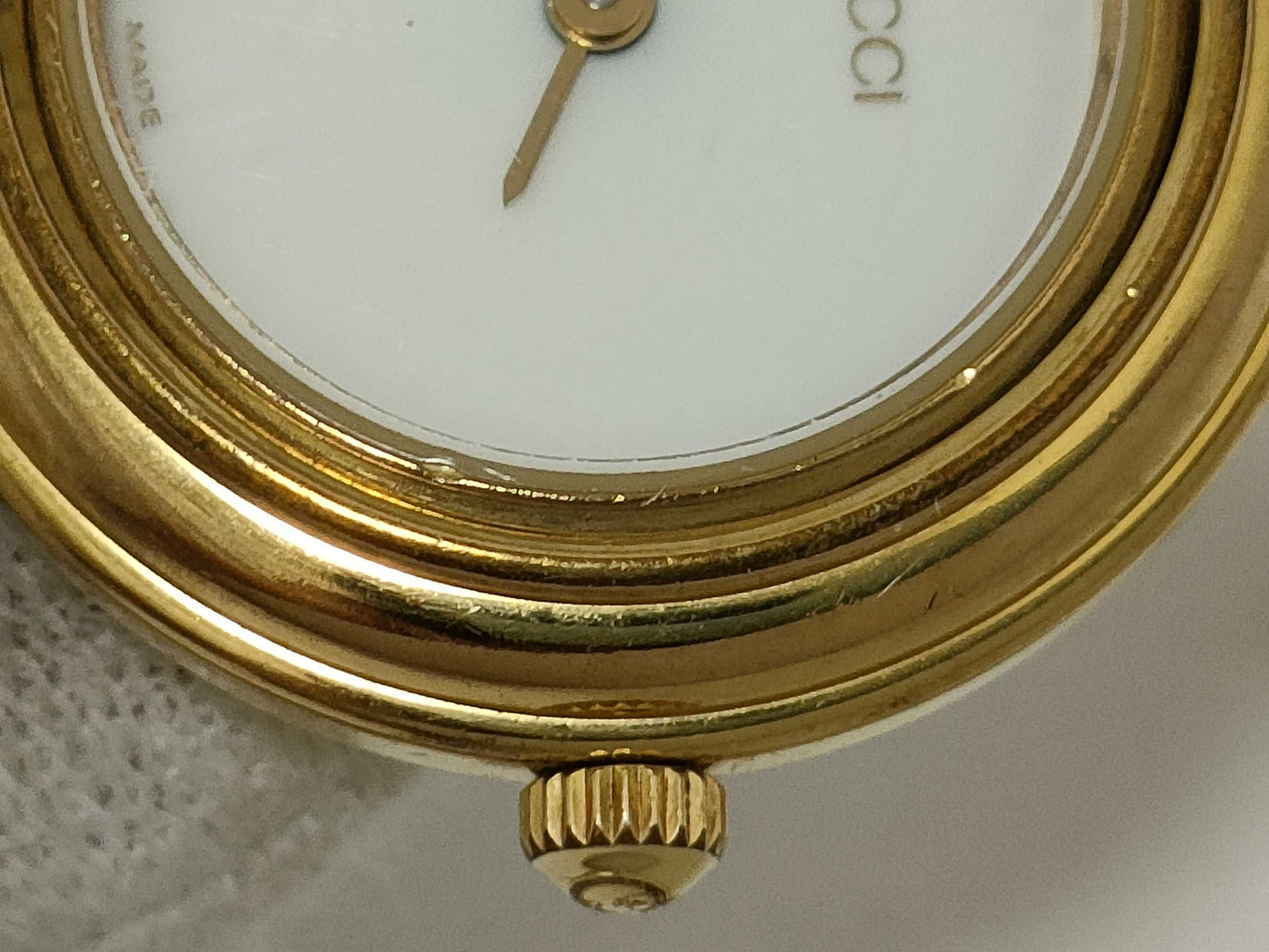 GUCCI 11/12.2 0369465 GP/QZ White Dial Women's Watch