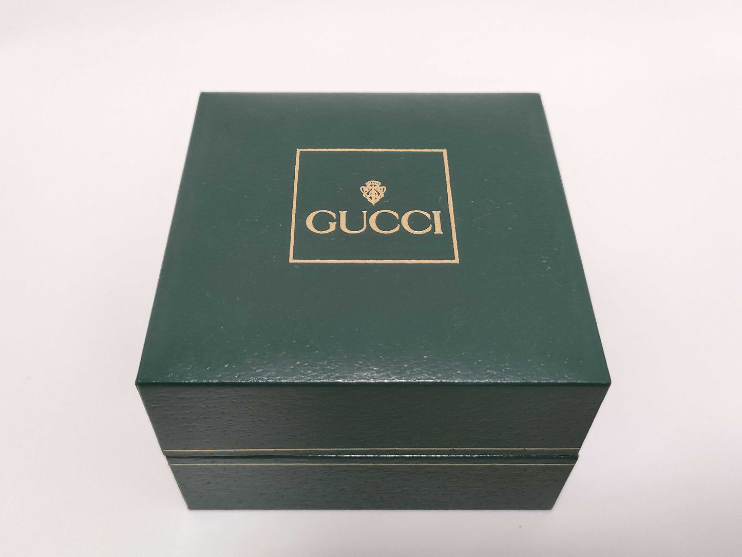 GUCCI 11/12.2 0369465 GP/QZ White Dial Women's Watch