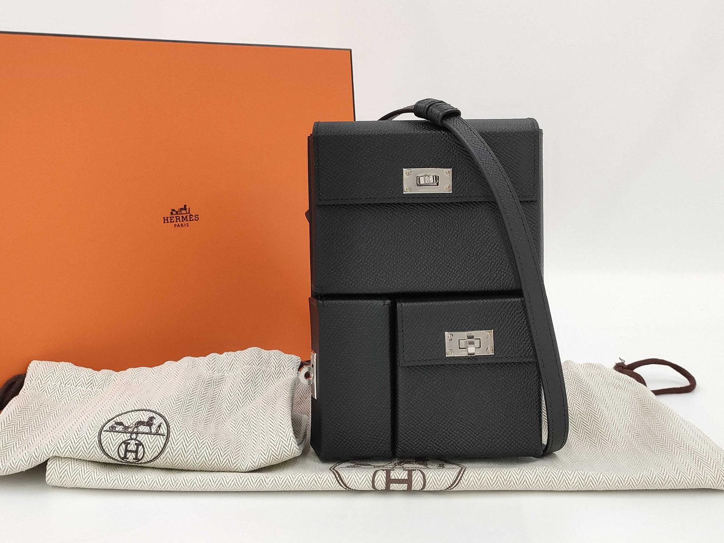 HERMES Kelly Multi-Pocket To-Go Shoulder Bag in Epsom Noir with Silver Hardware and Silver-Tone W Stamp