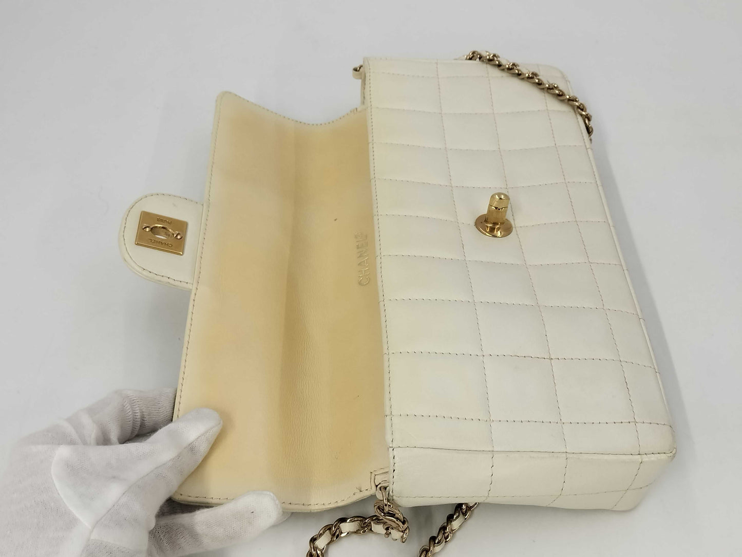 CHANEL Chocobar East West Lambskin Chain Shoulder Bag, White, No. 7