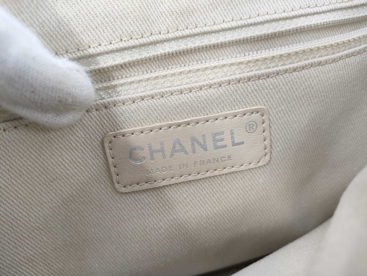 CHANEL Caviar Skin Beige Shoulder Bag