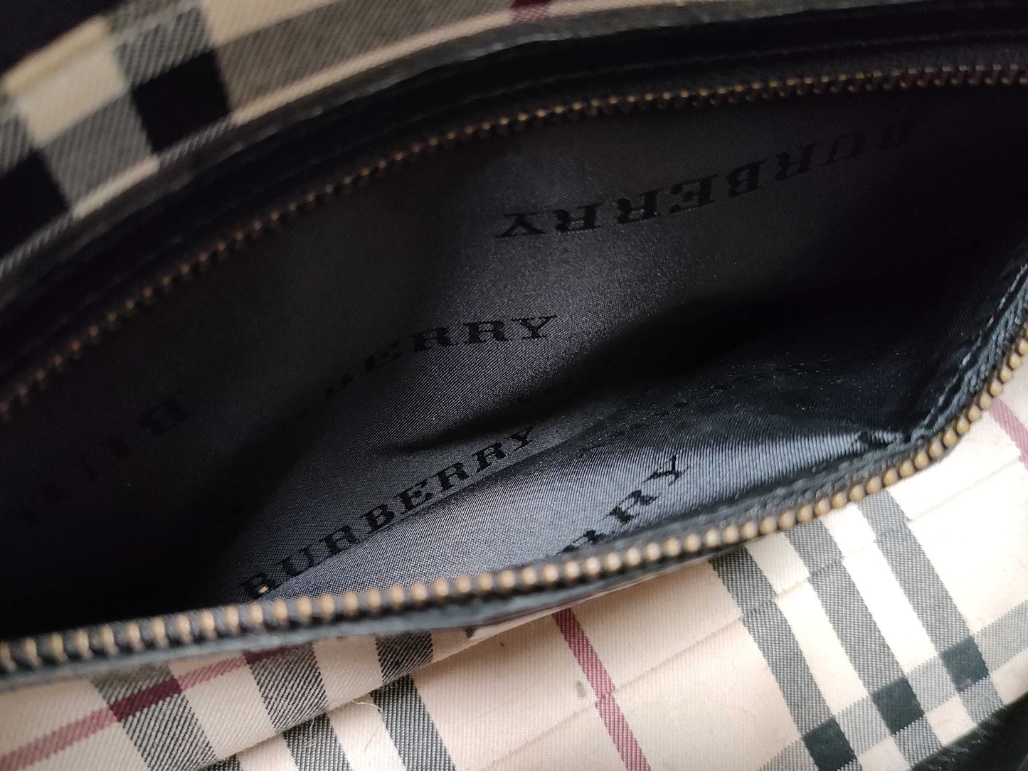 BURBERRY Black Leather Handbag Z6129 Handbag
