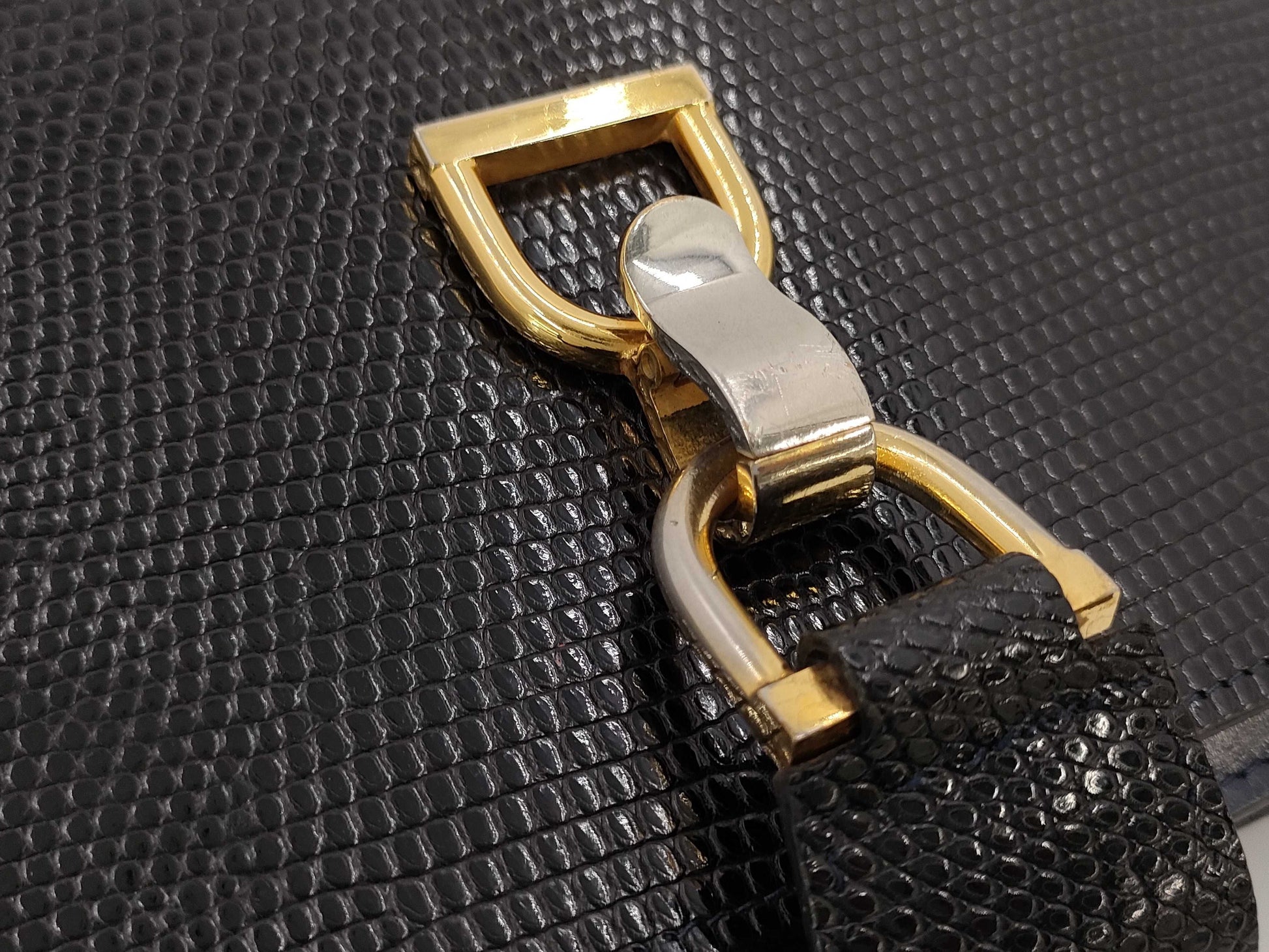 GUCCI Lizard Shoulder Bag with Hook and Loop Closure