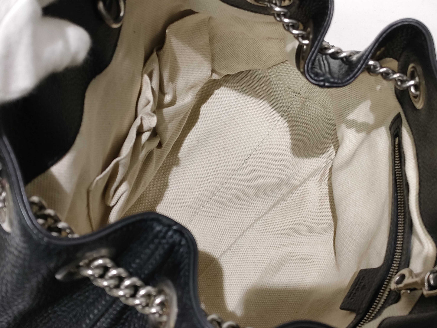 GUCCI Studded Leather Soho Chain Tote Bag