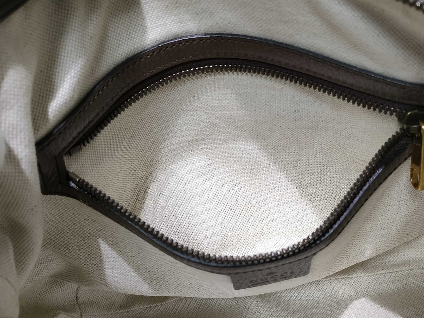 GUCCI GG Supreme Gucci Ophidia Medium Shoulder Bag