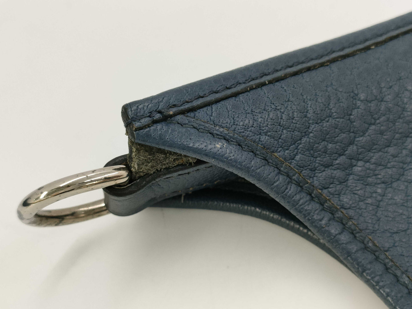 HERMES Evelyn Taurillon Clemence Shoulder Bag