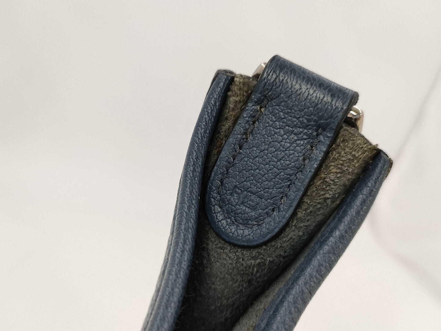 HERMES Evelyn Taurillon Clemence Shoulder Bag