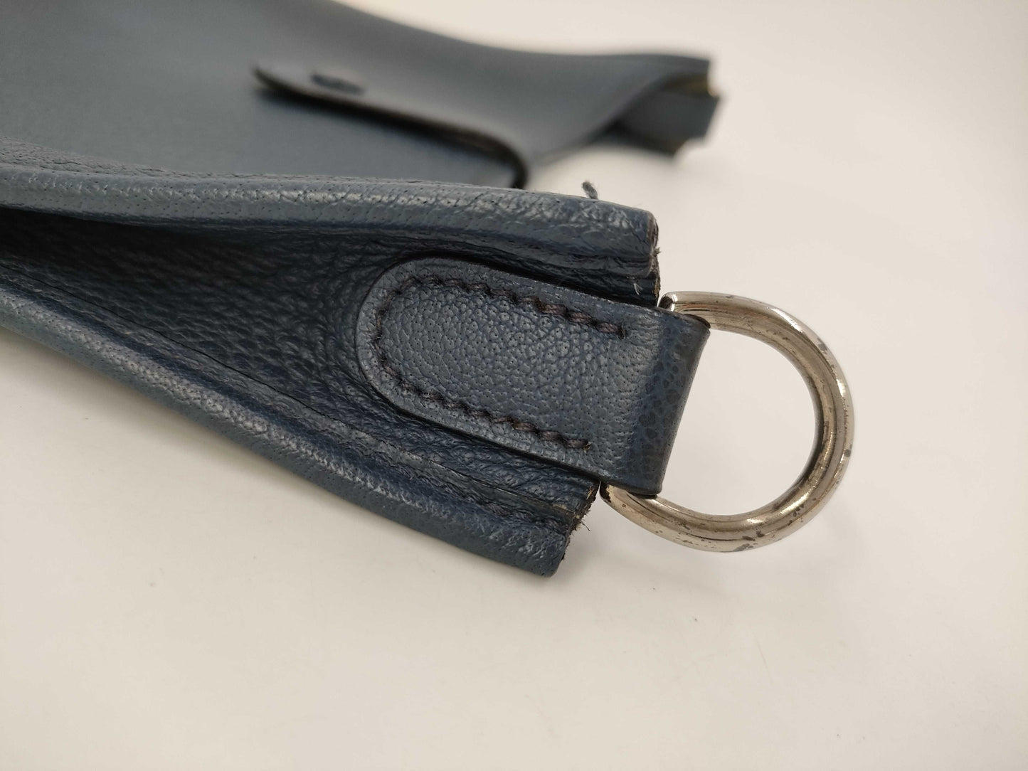 HERMES Evelyn Taurillon Clemence Shoulder Bag